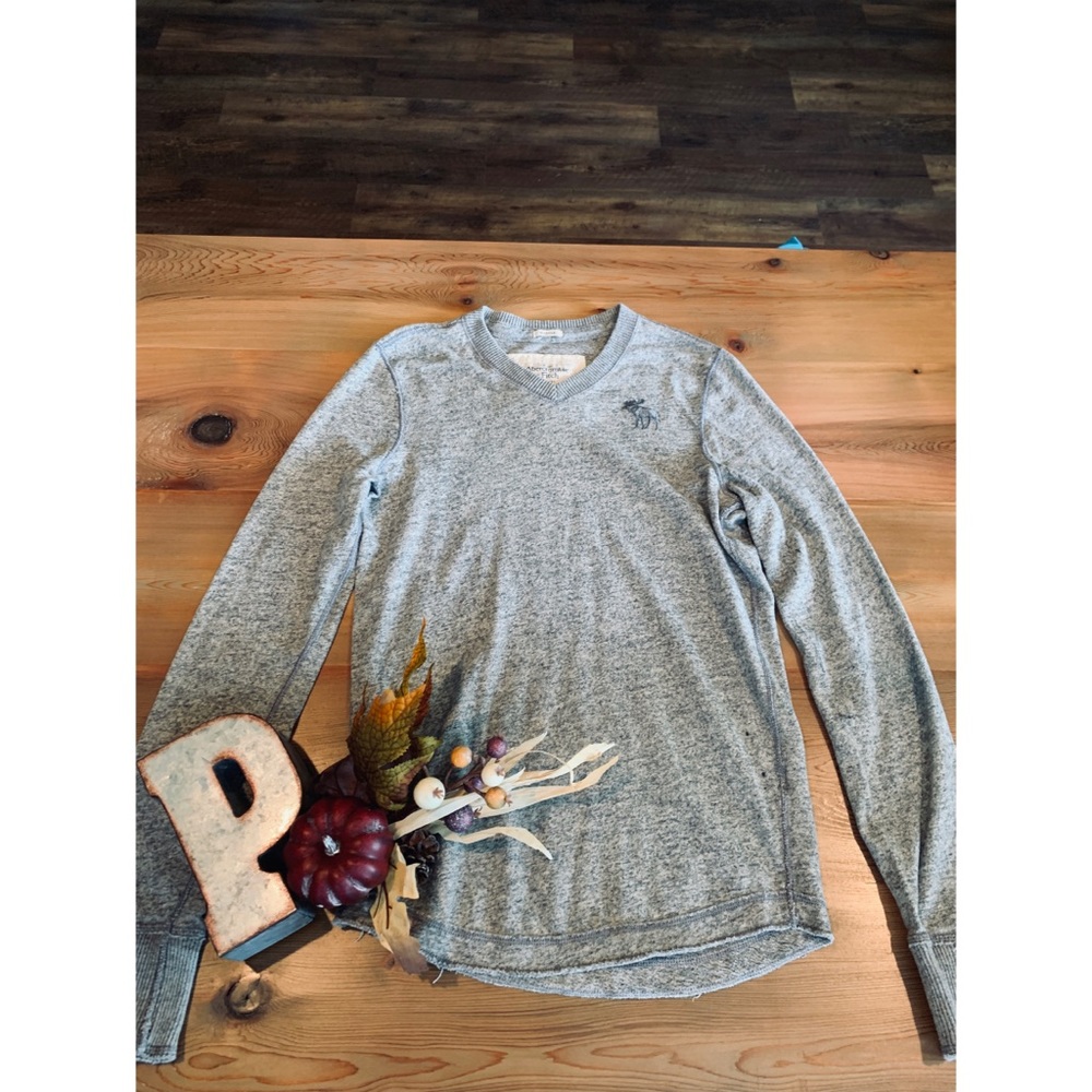 Abercrombie and Fitch Gray Long Sleeve.
